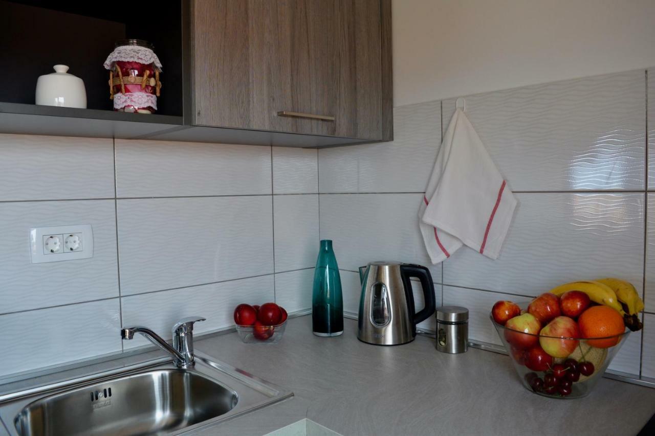 Iva Apartmani Vodice Extérieur photo